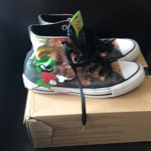 All star converse mens  looney tunes worn